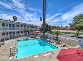 威斯敏斯特南6号汽车旅馆 - 长滩区，位于威斯敏斯特的酒店