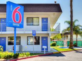Motel 6-Santa Nella, CA - Los Banos - Interstate 5，位于桑塔妮拉的酒店