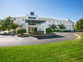 布鲁克林中心阿波利斯6号汽车旅馆，位于布鲁克林中心的酒店