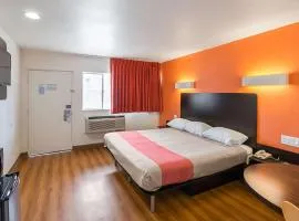 埃尔帕索机场布利斯堡6号汽车旅馆