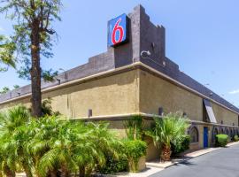 Motel 6 Glendale AZ，位于格伦代尔的酒店