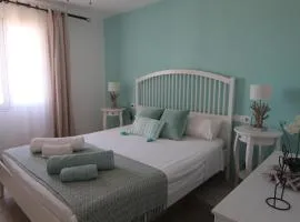 Acollidor apartament d'estil mediterrani a prop de Cala en Brut