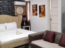 Kandi Grosvenor Modern Studio Unit E-14，位于Malabañas的酒店