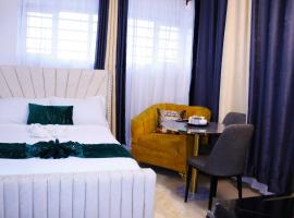 Luxe Cozy Studio w Roof Top View, 5G WiFi, Netflix，位于纳库鲁的自助式住宿