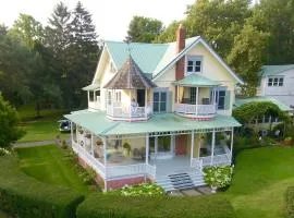 Six Bedroom Home on Cayuga Lake in Ovid - Finger Lakes