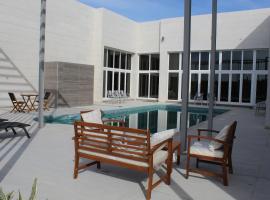 Masfout Mountains View，位于Sinādil的酒店