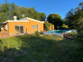 Villa Messina, Casa di Vacanza，位于Juana Koslay 的酒店