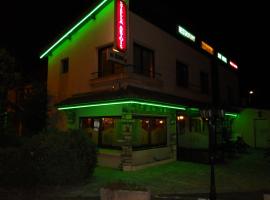 Hôtel Restaurant Relais sous Bois，位于Richardménil的酒店