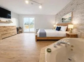 King Bed, Jacuzzi, Private Balcony by Gull Lake