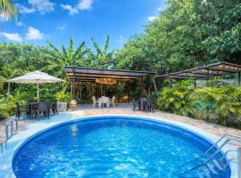 Villa Tranquila - Paraíso Privado con Piscina y Amplios Espacios Naturales con Casa Campestre，位于里考尔特的酒店