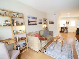 The Gibbon House of Old Town ALX