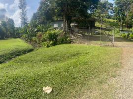 GOROKA Home Stay，位于戈罗卡的带停车场的酒店
