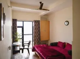 LVMR MIDTOWN STUDIO APARTMENT Shamshi