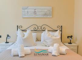 艾菲塔卡梅尔露娜马尔酒店，位于斯培西亚的带停车场的酒店