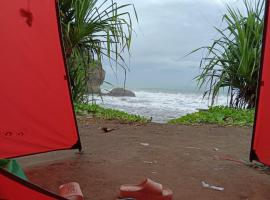 Sewa Tenda Teh Hilda，位于Bulakbenda的露营地