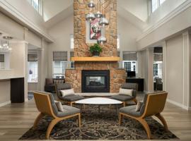 大西洋城机场蛋港镇万豪原住客栈酒店，位于埃格港乡的酒店