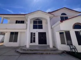 Rento funcionales recamaras dentro de una casa residencial