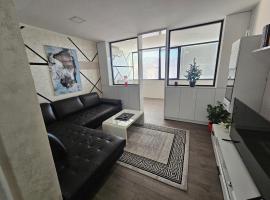 Ninche's Penthouse，位于普列夫利亚的带停车场的酒店