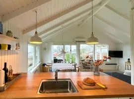 Charming Holiday Home With Sea View In Hejlsminde