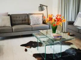 Bell View House -Fireplace- Base of Blue Mountains