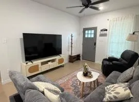 Peaceful 3 BR King Bed, Near BSW and Parking