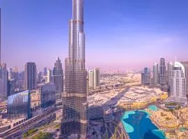GRANDE SIGNATURE with a direct Burj Khalifa view and Private Fountain Show at 62nd floor with DXB AIRPORT VIP Shuttle option for 6 guests