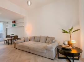 Modern apartment near City Centre, Luna CasaMia，位于Mellet的酒店