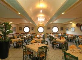 Hotel Ristorante Il Pirata，位于San Vito di Leguzzano的酒店