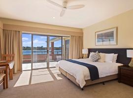 Ana Mandara Luxury Retreat，位于麦夸里港的海滩短租房