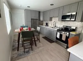 Welcome To The Modern Casita Riverside!