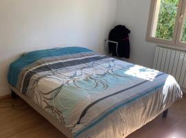 Chambre de maison de campagne，位于于泽什的酒店