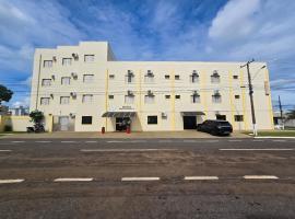 Hotel Pequeno Mundo 2，位于Campo Verde的酒店