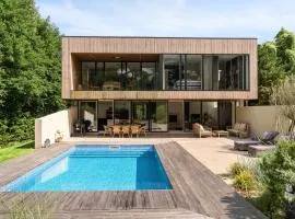 Exclusive Duplex Mansion with Sauna & Pool