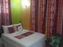 Glenhope Cottages in the City，位于Kupuis的带停车场的酒店