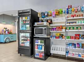 Spark by Hilton，位于La Grange的酒店