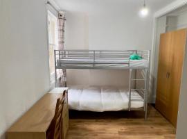Sweet cozy room in Fulham，位于伦敦的酒店