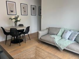 Comfortable 2BR Family Retreat Near Orewa Beach，位于奥雷瓦的酒店