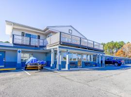 Whispering Pines by Hotel O White stone VA，位于White Stone的酒店