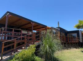 Casa lago Rapel，位于Las Cabras的酒店