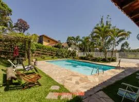 Casa em Igarata com Acesso ao Lago e Piscina