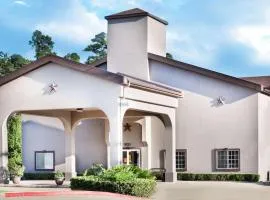 Hotel Piney Woods