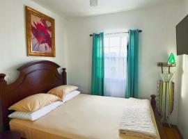 Modern Cozy Apartment，位于Buckleys的酒店