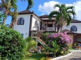 Mandeville Hideaway，位于曼德维尔的自助式住宿