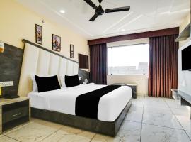 Hotel O RichFeel，位于Harsola的酒店