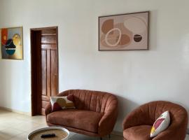 Appartement Mbootaay，位于济金绍尔的酒店