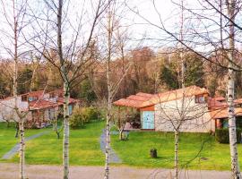 Bungalow Camping Los Manzanos，位于圣克鲁斯德奥莱罗斯的酒店