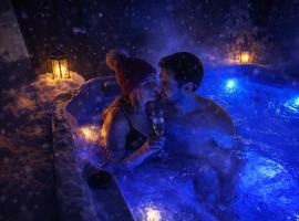 Aurora Igloo Village Ylläs Nox Suite - Hot Tub，位于易拉斯加威的酒店
