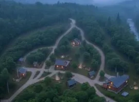 Multiple cabins at Cabin Fever