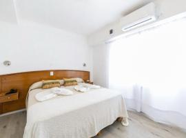 西班牙酒店，位于马德普拉塔的酒店