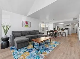 Bright Ground Floor Condo Minutes to Parks